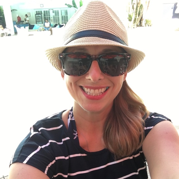 Meet your Posher, Sara - Picture 1 of 1